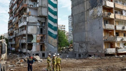 Ucraina, la Russia lancia il pi&ugrave; vasto attacco su Kyiv: tra le 24 vittime ci sono 3 bambini