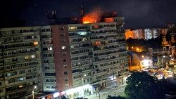L'edificio a Galati, in Romania, colpito da un drone russo 