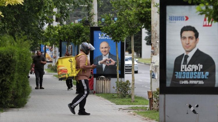 Campagne pour les élections législatives en Arménie, à Erevan, le 2 juin 2026.