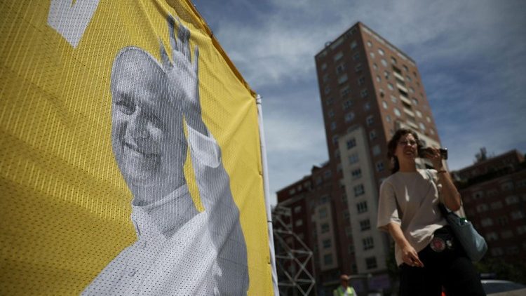 Preparations ahead of the visit of Pope Leo XIV in Madrid