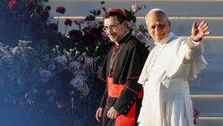 Kardinal José Cobo Cano mit Papst Leo XIV. 