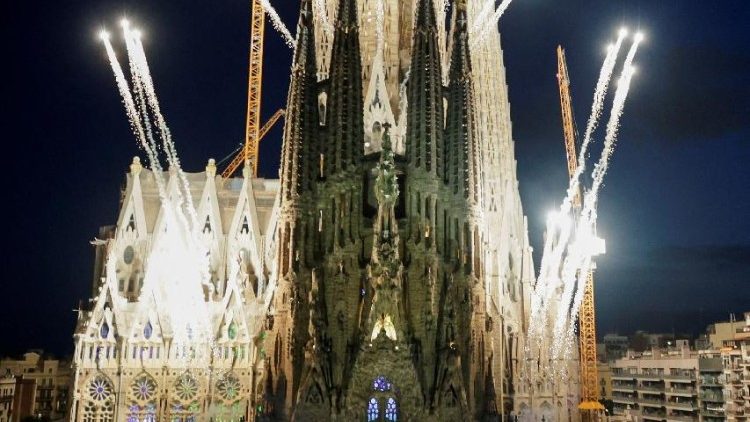 La tour de J&eacute;sus-Christi dans la nuit.