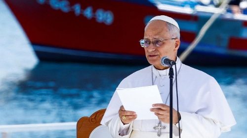 Папа: достоинство человека не зависит от паспорта