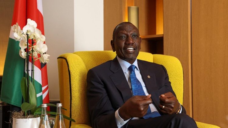Kenias Präsident William Ruto gibt am 17. Juni 2026 am Rande des G7-Gipfels in Évian-les-Bains, Frankreich, ein Interview (Agenturfoto)