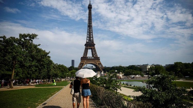 FILE PHOTO: Heatwave hits France
