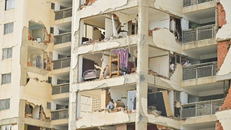 Pr&eacute;dios inteiros ficaram destru&iacute;dos