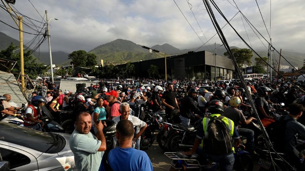Aftermath of earthquakes in La Guaira