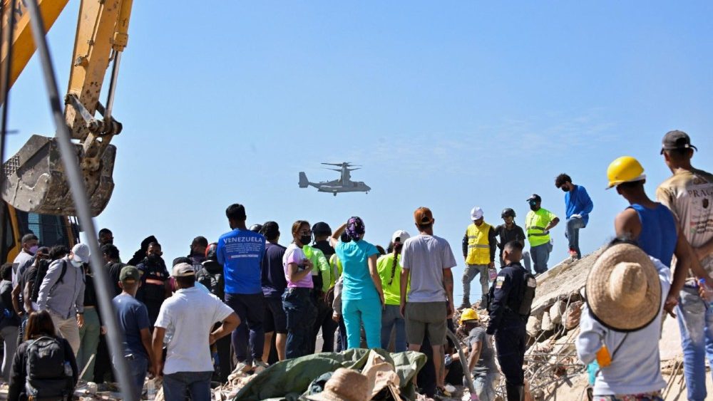 Aftermath of earthquakes in La Guaira