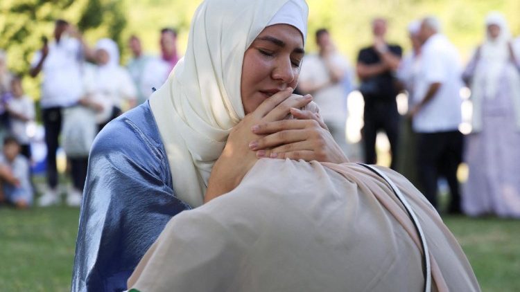 Pelayat menandai 31 tahun peringatan pembantaian Srebrenica