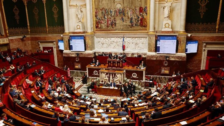 La sessione di governo all'Assemblea nazionale di Parigi