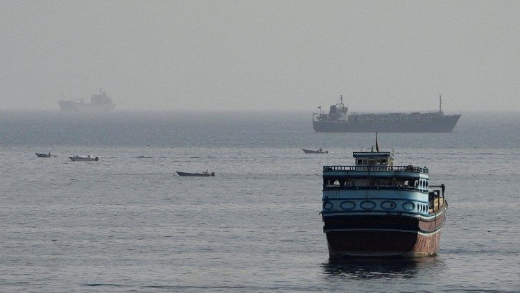 Lo Stretto di Hormuz visto dall'Oman
