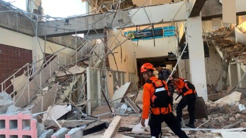 Terremoto in Indonesia, la Chiesa di Flores accanto alle comunit&agrave; colpite