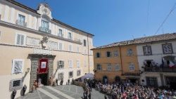 Pope Leo visits Castel Gandolfo