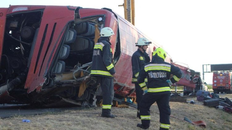 Ajali ya Bus iliyosababisha vifo vya watu 12 na majeruhi 10