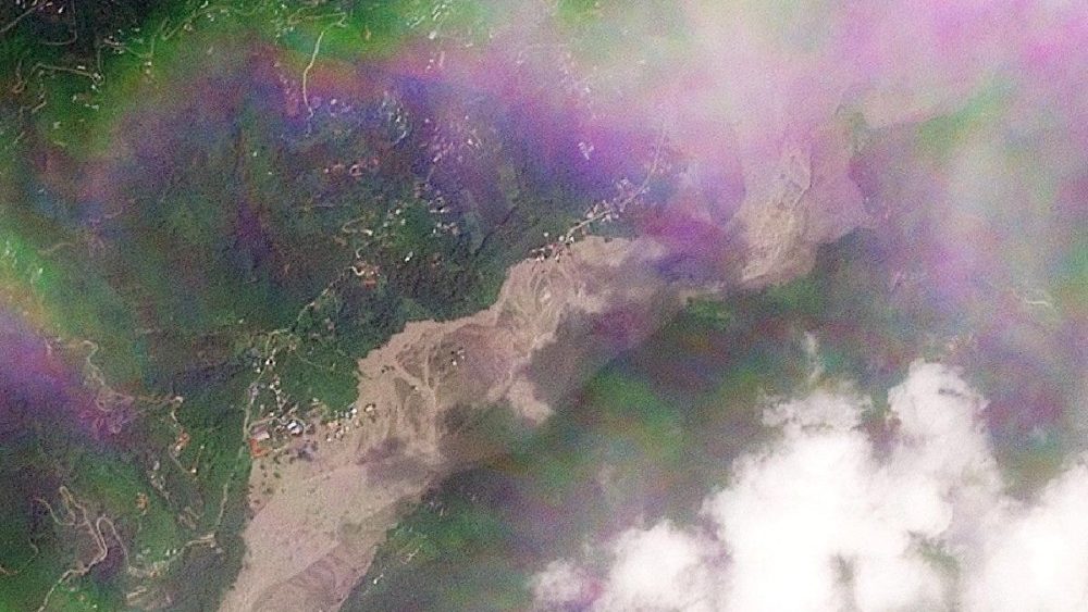 Uma imagem de satélite mostra Tupche após uma inundação repentina que afetou a área, Nepal, em 26 de agosto de 2026. 2026 PLANET LABS PBC/Divulgação via REUTERS