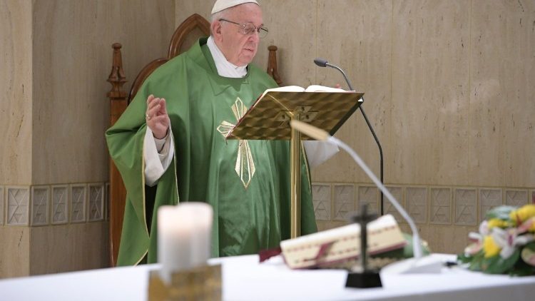 Le Pape lors de la messe à Sainte-Marthe