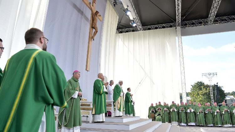 Mišios Kauno Santakos parke