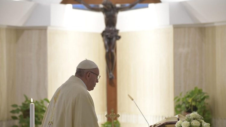 Papst bei der Frühmesse