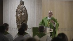 Папа падчас ранішняй св. Імшы ў капліцы сваёй рэзідэнцыі