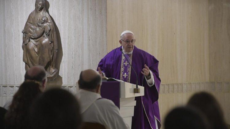 Papa celebra a missa na Casa Santa Marta