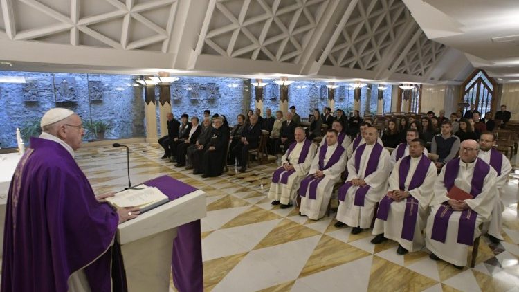 Папа падчас св. Імшы ў капліцы сваёй рэзідэнцыі