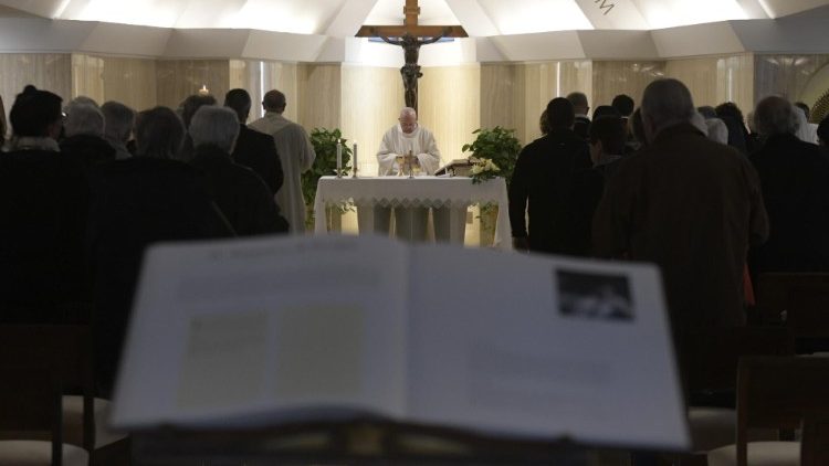Papa Francisco celebra a missa na Casa Santa Marta