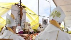2019.09.08 Viaggio Apostolico in Mozambico Madagascar Maurizio Santa Messa nel Campo Diocesano di Soamandrakizay