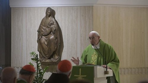 Il Papa: la compassione è anche il linguaggio di Dio