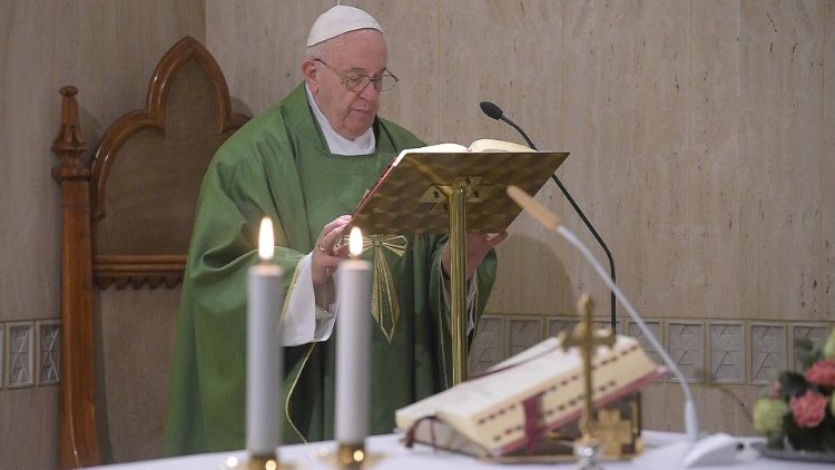 Il Papa celebra Messa a Casa Santa Marta 