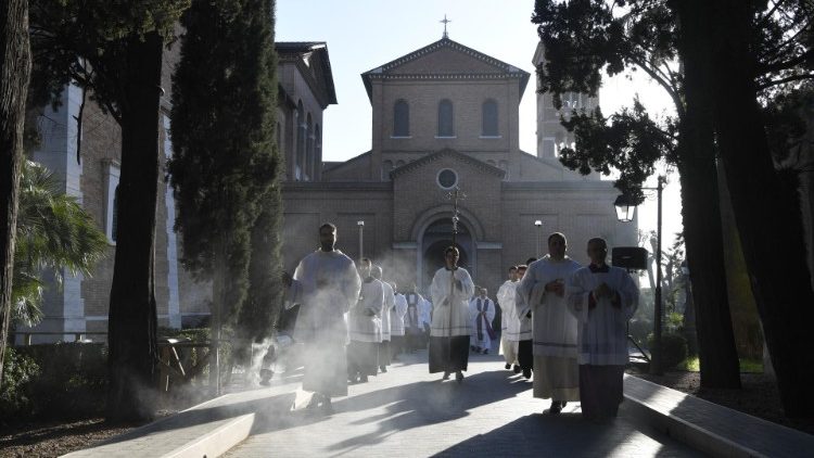 Шествието на Пепеляна сряда от църквата "Свети Анселм"