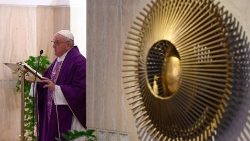 Папа падчас св. Імшы ў капліцы сваёй рэзідэнцыі
