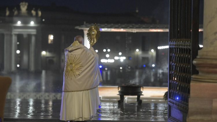 Pope Francis blessed the world with the Blessed Sacrament on March 27, 2020