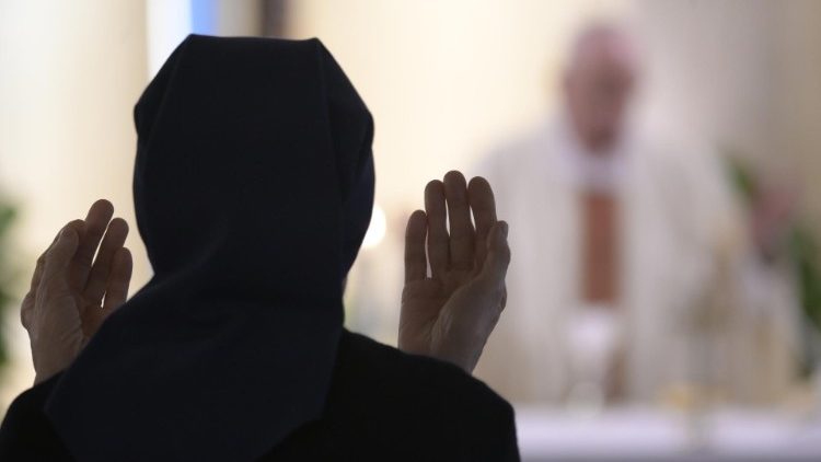 Papst Franziskus bei der Frühmesse