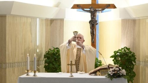 V Deň rodiny p&aacute;pež vyprosoval P&aacute;novho Ducha l&aacute;sky, &uacute;cty a slobody