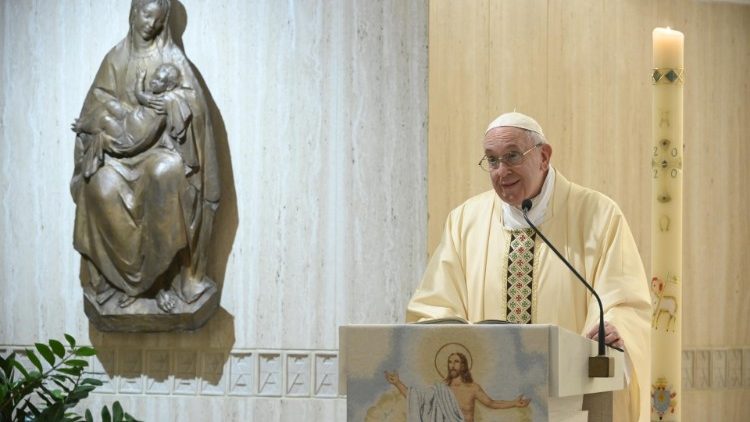 Đức Thánh Cha Phanxicô cử hành Thánh lễ tại Nhà nguyện Thánh Marta