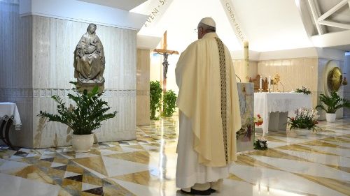 Папа Франциск під час Святої Меси в "Домі cвятої Марти"