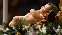 Menino Jesus na Santa Missa na Noite de Natal na Basílica de São Pedro