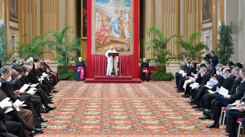 교황청 주재 외교단에게 신년 연설하는 프란치스코 교황