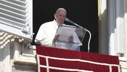 Papst Franziskus beim Angelusgebet am 1. Fastensonntag