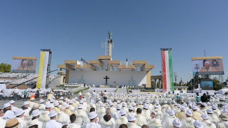 教宗在布达佩斯主持国际圣体大会闭幕弥撒