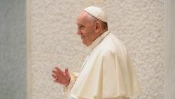 Papst Franziskus bei einer Audienz im Vatikan