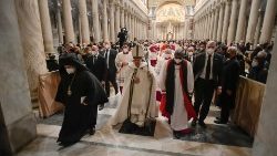 Pāvests ar dažādu kristīgo konfesiju līderiem, noslēdzot Lūgšanu nedēļu par kristiešu vienotību 2022. gadā