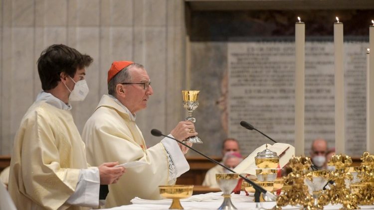 帕罗林枢机在圣伯多禄大殿主持弥撒