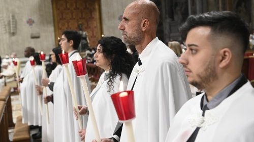 Malezja: ponad dwa tysiące os&oacute;b przyjmie chrzest w Wigilię Paschalną