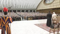 Slovenská ďakovná púť na audiencii u Svätého Otca zaplnila Aulu Pavla VI. (30. apr. 2022)