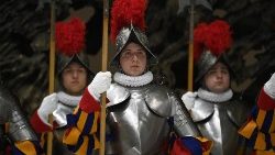 Gwardia Szwajcarska ma za zadanie chronić papieża