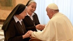 Papa Francisco no encontro com as Irmãs Terciárias Capuchinhas da Sagrada Família