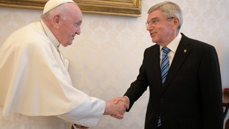 Pope Francis greeted Thomas Bach on Friday morning