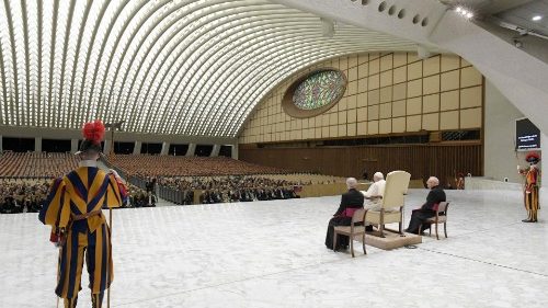 Påven Franciskus tog under fredag förmiddag, den 21 oktober, emot deltagarna i den ekumeniska organisationen för företagsledare UNIPAC:s 27:e internationella kongress, som hålls i Rom 20-22 oktober på temat Skapa en ny ekonomi för det gemensamma goda.
