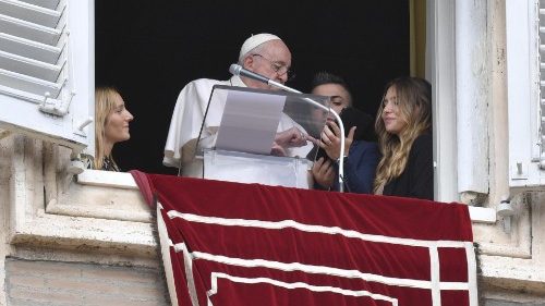 Pope Francis registers for the next World Youth Day in Lisbon